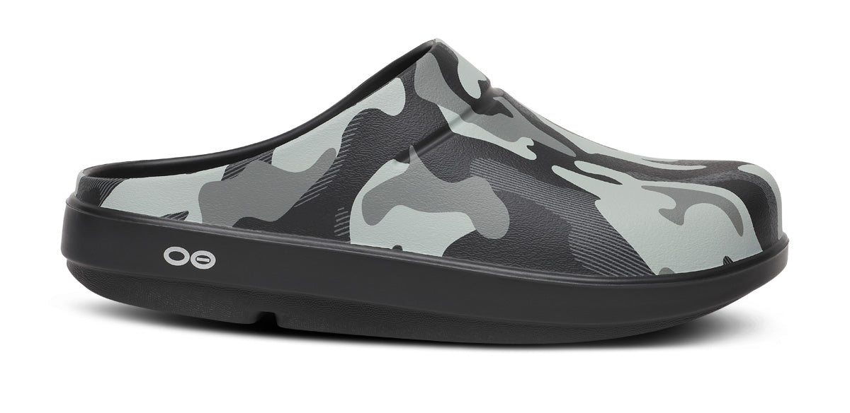 Men's OOcloog Luxe Clog - Night Camo