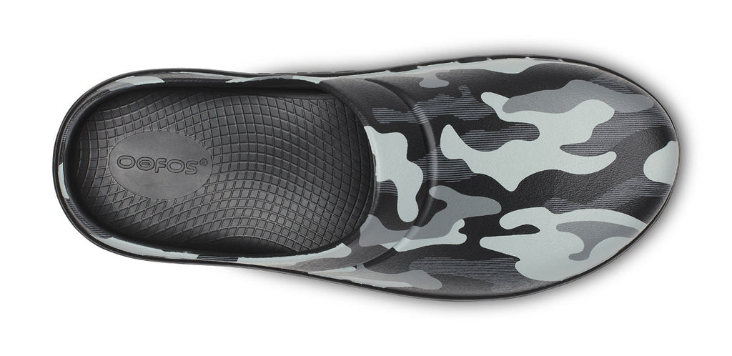 Men's OOcloog Luxe Clog - Night Camo