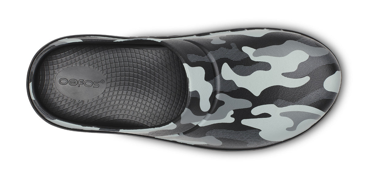 Men's OOcloog Luxe Clog - Night Camo