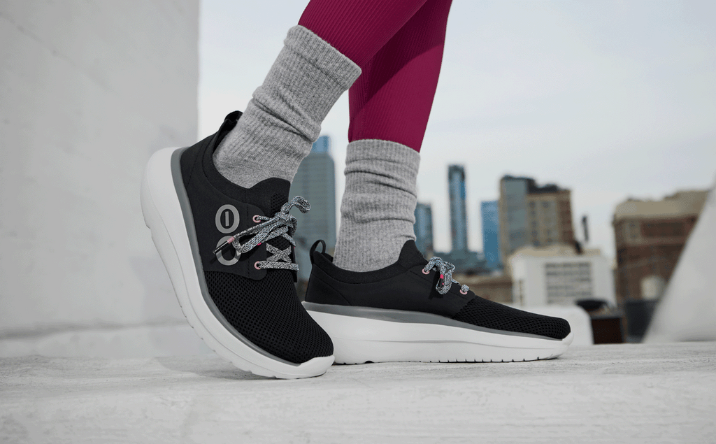 Women's OOmy Stride - White Black