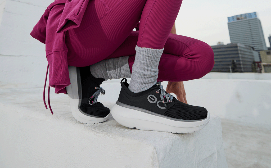 Women's OOmy Stride - White Black